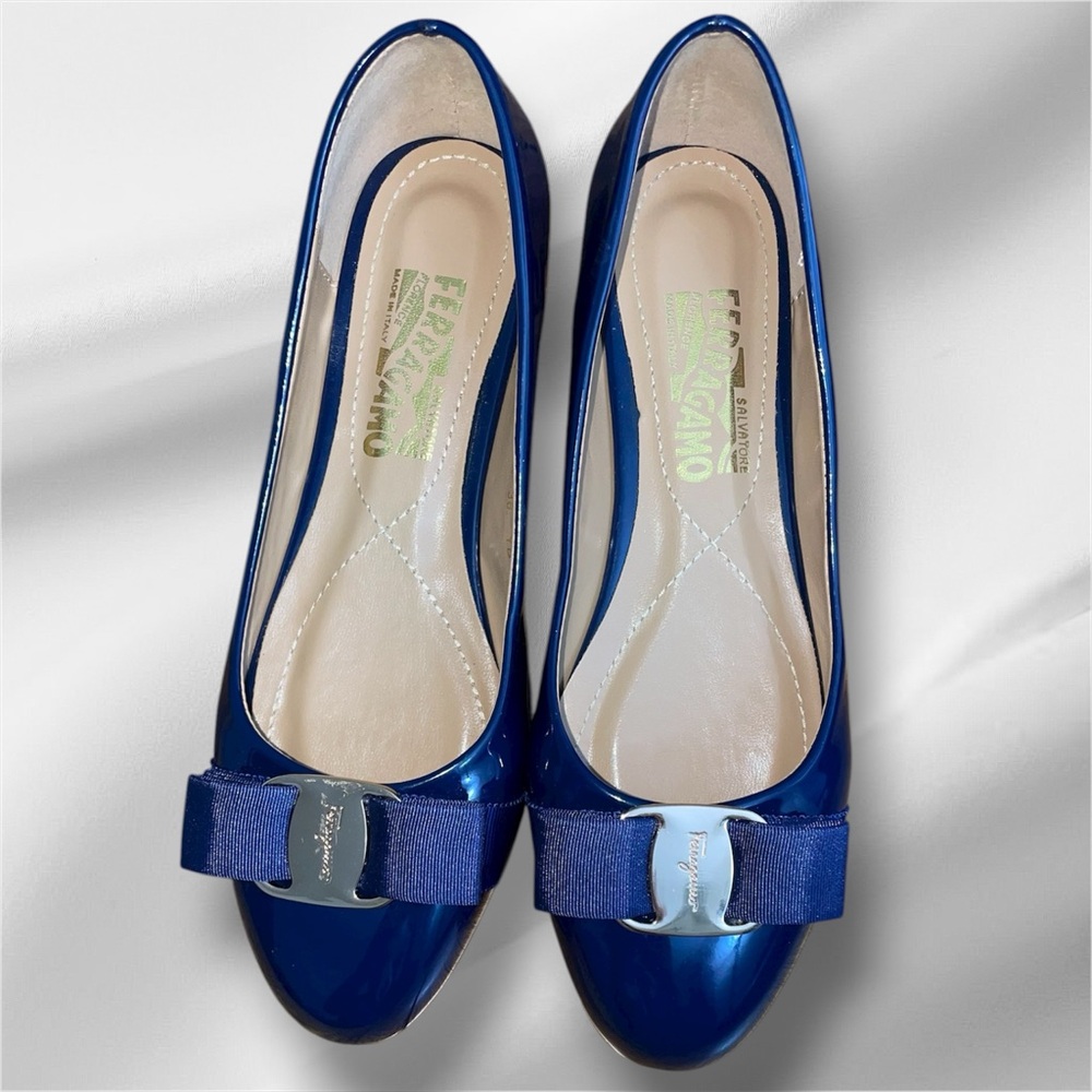 Ferragamo Varina Flats - Girls Size 1.5 (EU36) - Navy Patent Leather